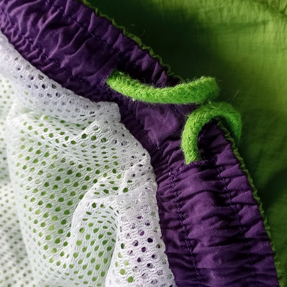 Vintage 90s Green Essential Shorts - Picture 4 of 4